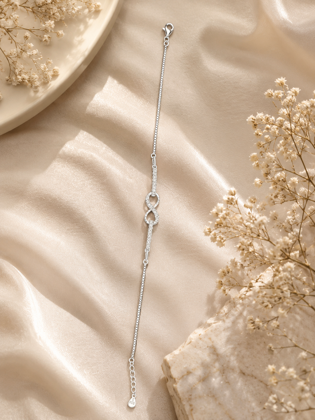 GAURA Infinity Sparkle Silver Bracelet