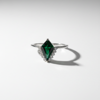 Silver Plated Emerald Radiance Green Crysta Statement Ring